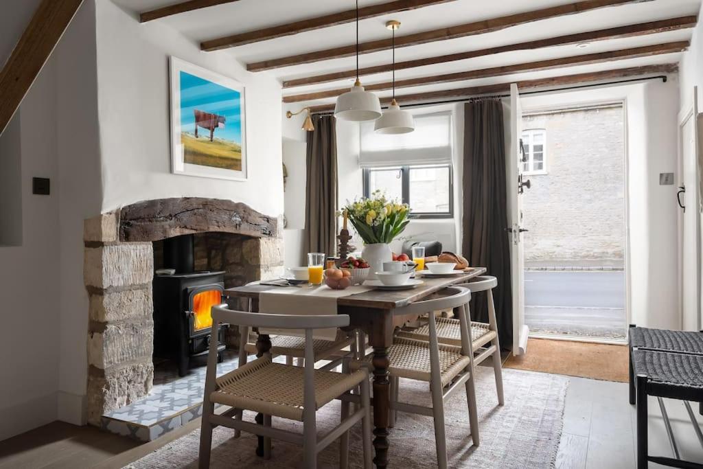 Whitsun Cottage ストウ・オン・ザ・ウォルド エクステリア 写真